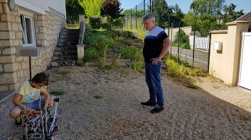 Mathis and François working outside